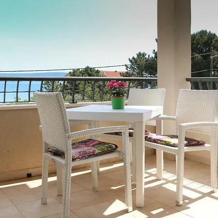 Insula Apartment