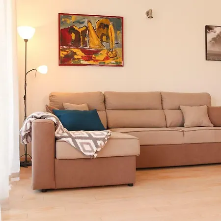 Insula Apartment *